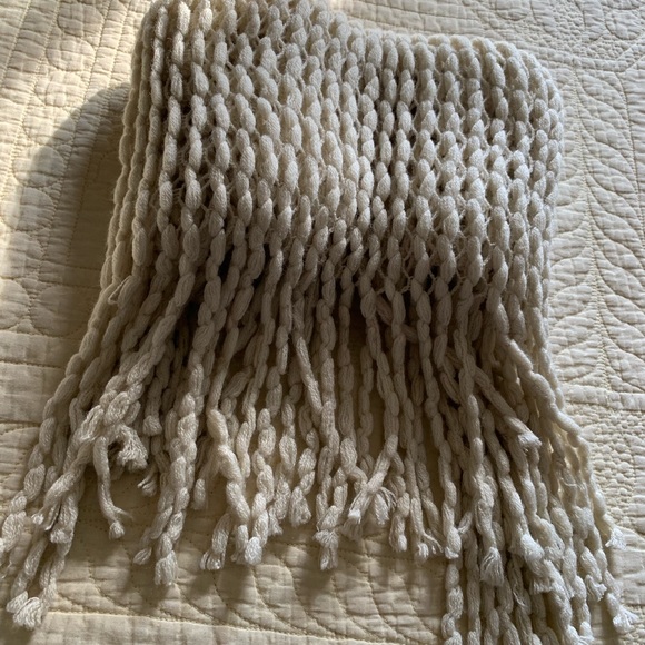 BOHO☁️ cozy neutral woven scarf / marshmallow soft - Picture 3 of 5